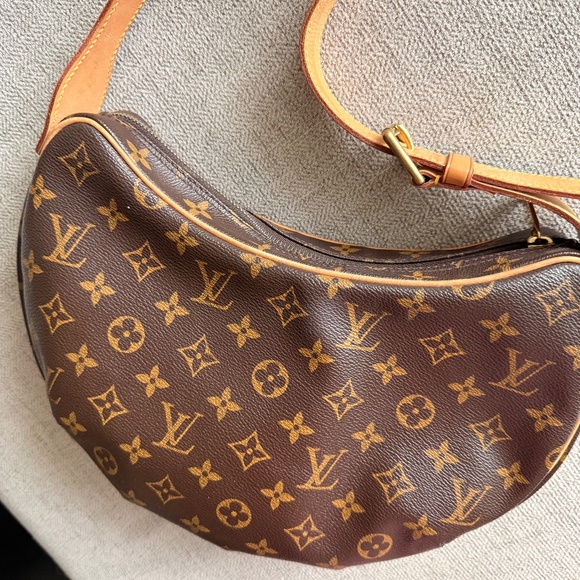 LOUIS VUITTON CROISSANT BAG - Picture 2 of 7